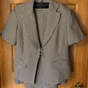 Ladies 2 piece dress suit.